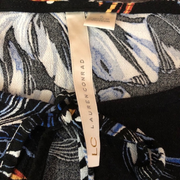 Lauren Conrad Blouse Top Short Sleeve Floral - Picture 4 of 7